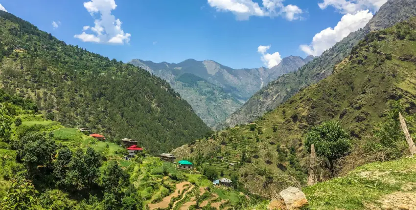 Sarahan Valley - Surrounded by majestic mountains 