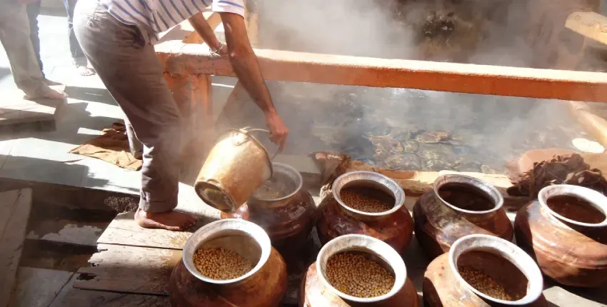 The langar at Gurudwara Manikaran Sahib