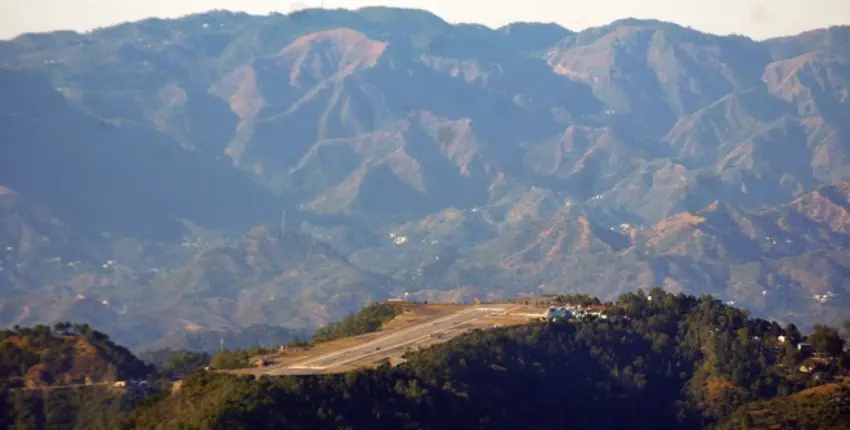 Chandigarh to Shimla - How To Reach by Bus, By Air, By Train, Highway Status, Weather, Distance and More 4 Experience the breathtaking vistas of Shimla as you soar through the skies.