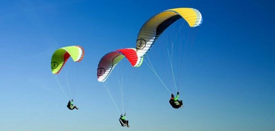 Paraglading in Himachal