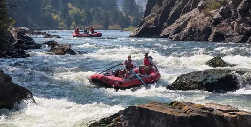  Thrilling river rafting adventure on the Parvati River