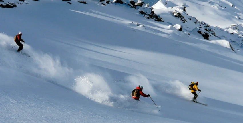 Activities During Snowfall in Himachal