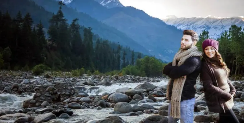 Couple enjoying romantic moment in Manali mountains